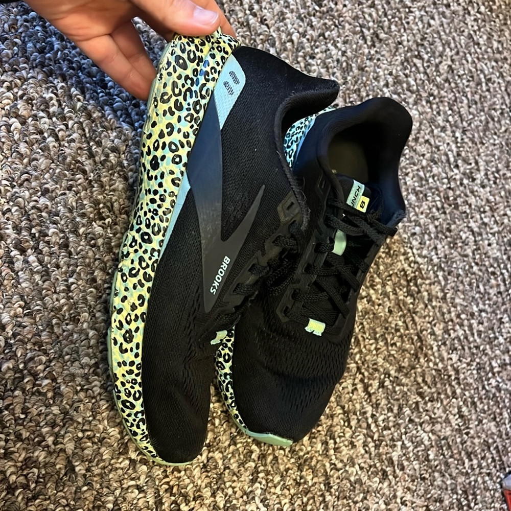 Brooks size 8.5
